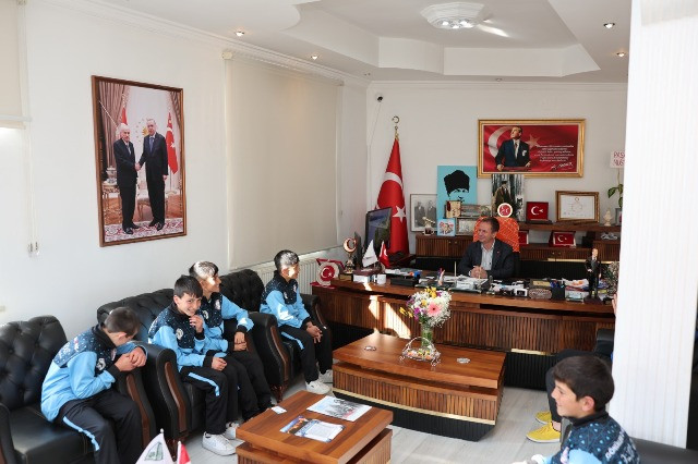 Başkan Önge’den Eğitime Destek: Alanboğaz İlköğretim Okulu Bocce Takımı Başarıyla Döndü