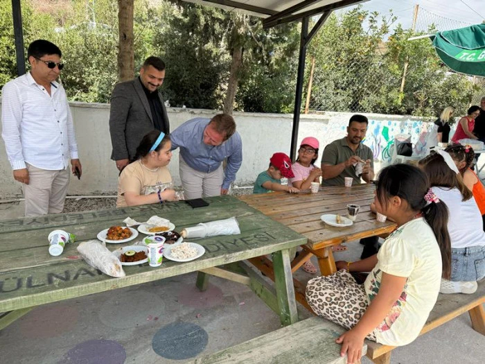 Başkan Fatih Önge, Mezun Olduğu Büyükeceli İlkokulu'nda Kermese Katıldı