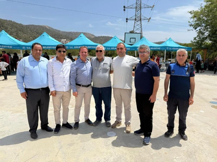 Başkan Fatih Önge, Mezun Olduğu Büyükeceli İlkokulu'nda Kermese Katıldı