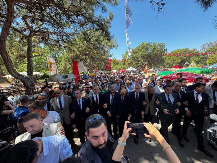 Başkan Önge 32.Erdemli Geleneksel Türkmen şölenine katıldı