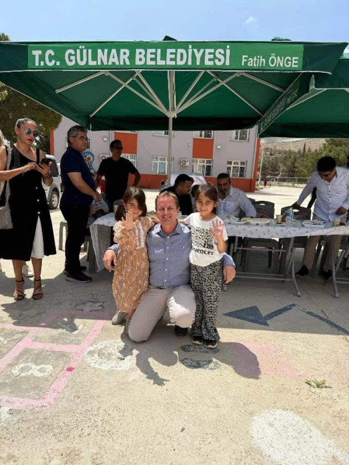 Başkan Fatih Önge, Mezun Olduğu Büyükeceli İlkokulu'nda Kermese Katıldı