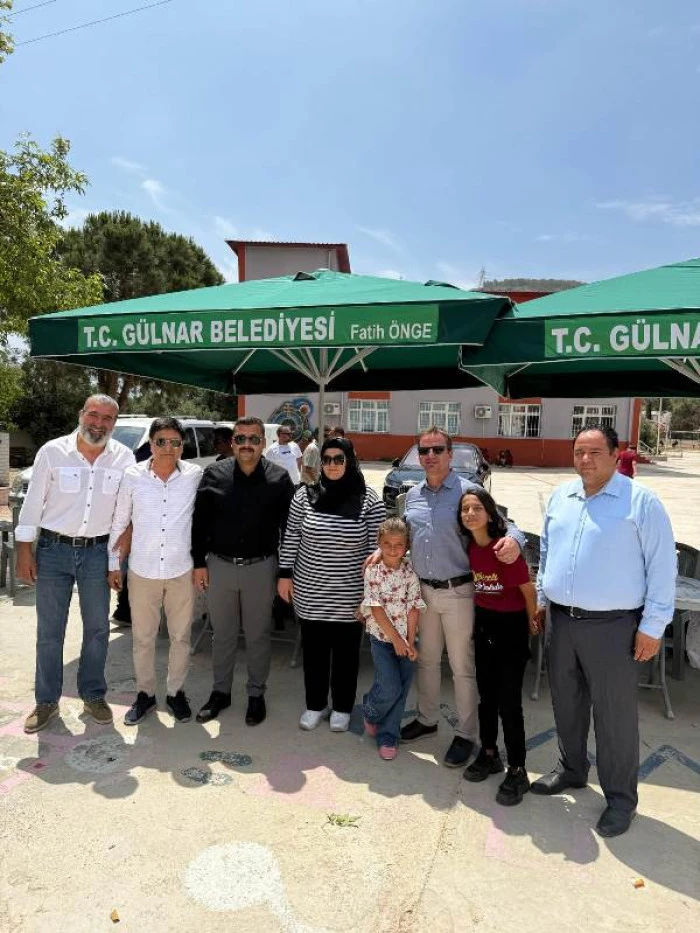 Başkan Fatih Önge, Mezun Olduğu Büyükeceli İlkokulu'nda Kermese Katıldı