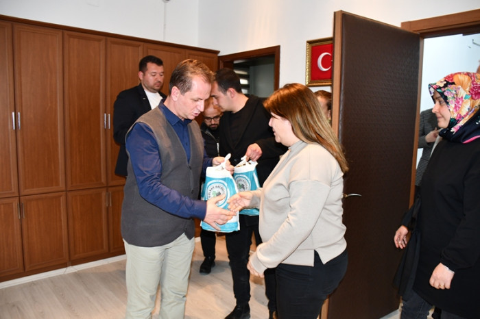 Başkan Fatih Önge Belediye Personelleriyle Bayramlaştı