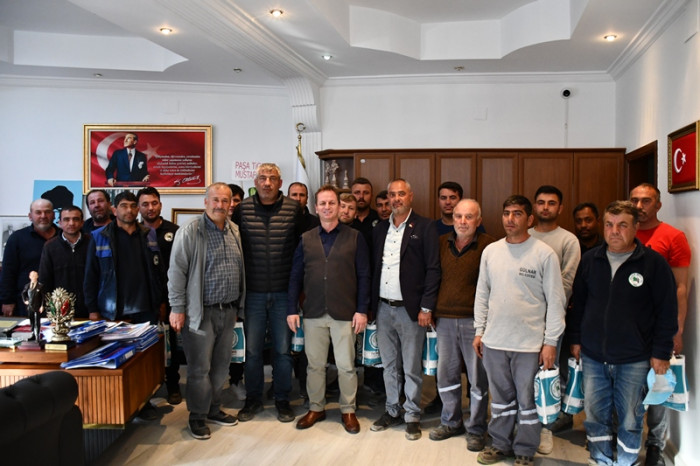 Başkan Fatih Önge Belediye Personelleriyle Bayramlaştı
