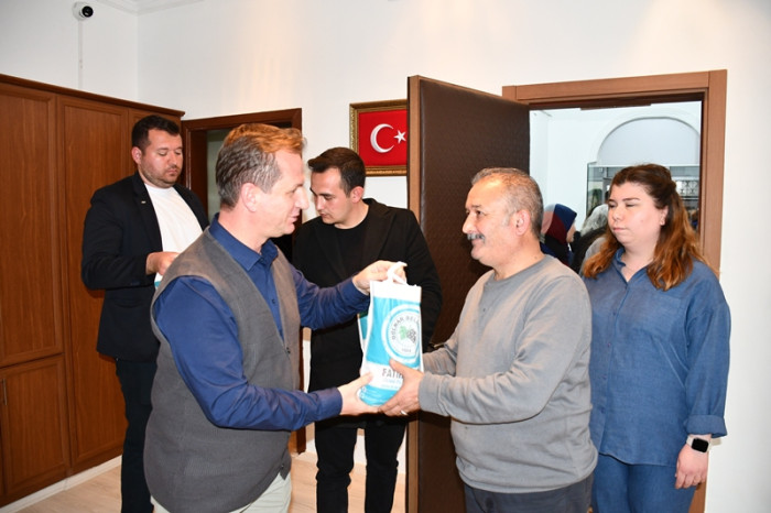 Başkan Fatih Önge Belediye Personelleriyle Bayramlaştı
