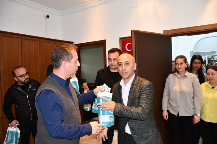 Başkan Fatih Önge Belediye Personelleriyle Bayramlaştı