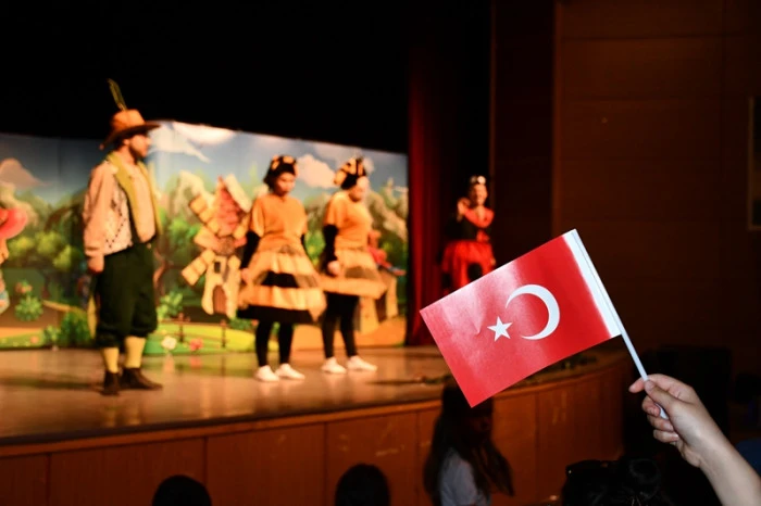 Başkan Önge'den 23 Nisan Müjdesi: Çocuklarımız İçin İki Muhteşem Gösteri