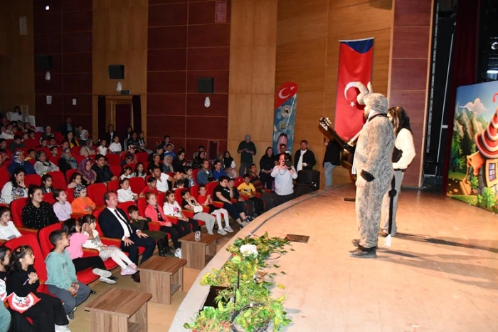 Başkan Önge'den 23 Nisan Müjdesi: Çocuklarımız İçin İki Muhteşem Gösteri