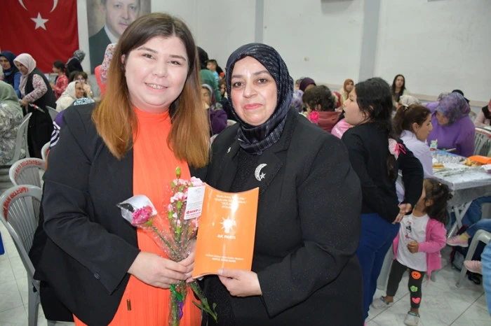 Gülnar’da Anneler Günü Programına Yoğun İlgi