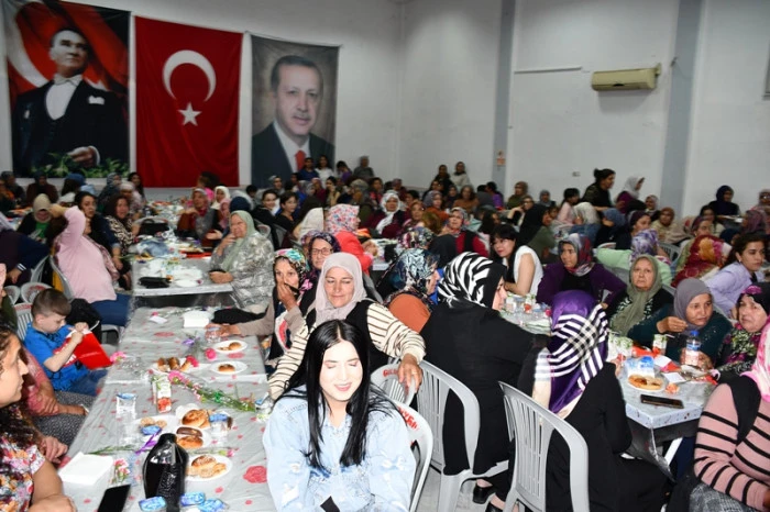 Gülnar’da Anneler Günü Programına Yoğun İlgi