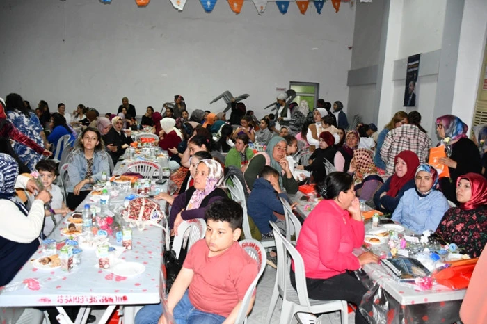 Gülnar’da Anneler Günü Programına Yoğun İlgi