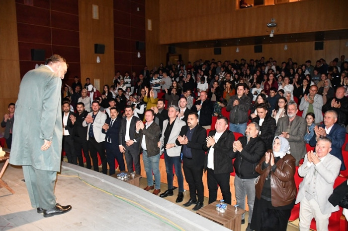 Gülnar Kültür Merkezi’nde "Korkma" Tiyatro Oyunu Sahnelendi