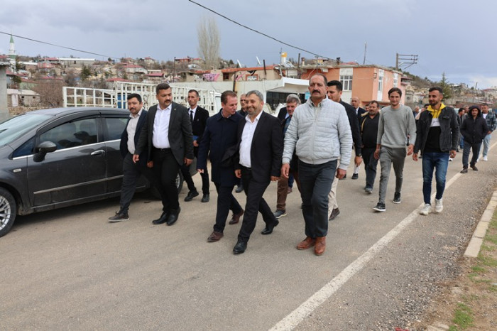 Başkan Önge 1 Günde 8 Mahalle Halkıyla Buluştu