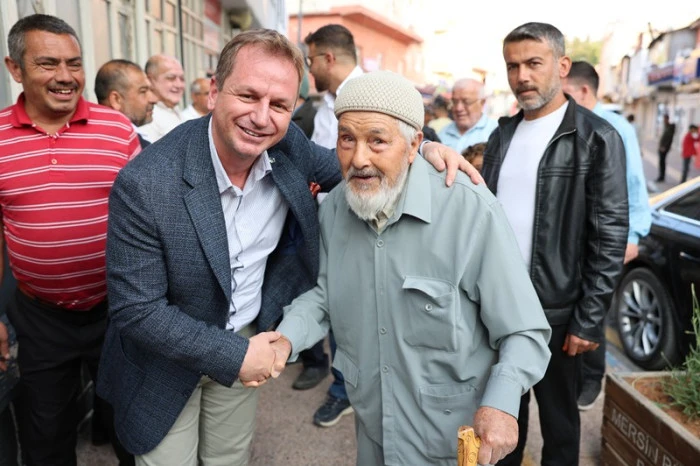 Gülnar'da Bayram Coşkusu Gülnar Merkez Camii'nde Yaşandı