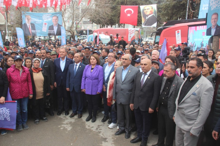 Vahap Seçer Gülnar Halkından Destek İstedi