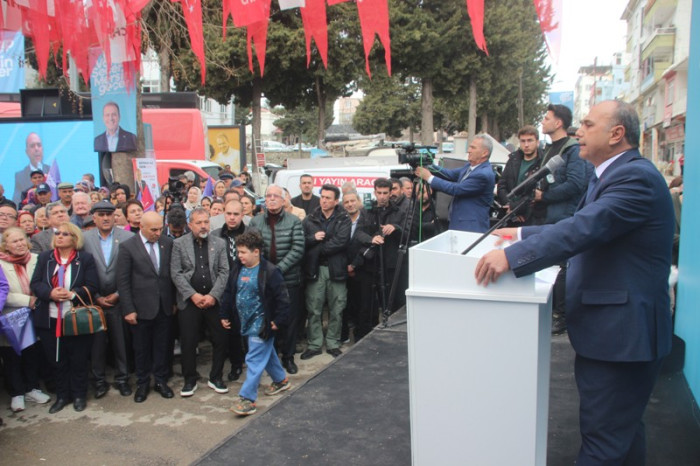 Vahap Seçer Gülnar Halkından Destek İstedi