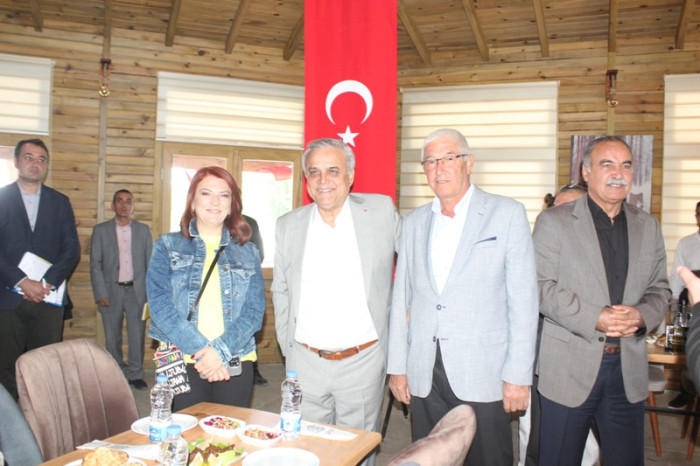 Mersin Büyükşehir Belediye Başkanı Vahap Seçer,Gülnar 'da