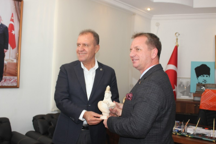 Mersin Büyükşehir Belediye Başkanı Vahap Seçer,Gülnar 'da