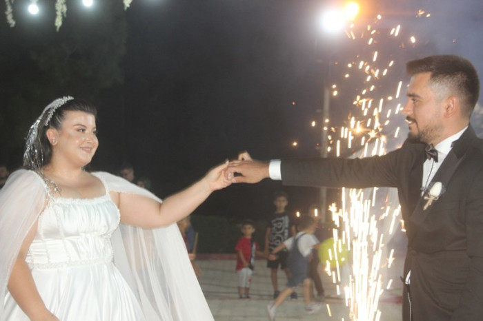 Sena & Mustafa Çınar Çiftine Mutluluklar Dileriz