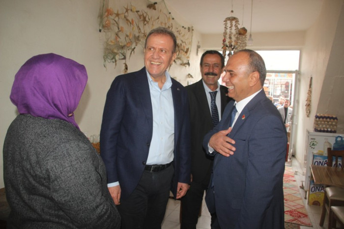 Vahap Seçer Gülnar Halkından Destek İstedi