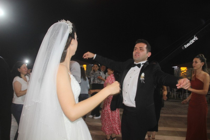 Fatma Bircan& Ali Onur Çiftine Mutluluklar Dileriz