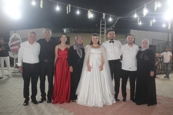 Sena & Mustafa Çınar Çiftine Mutluluklar Dileriz