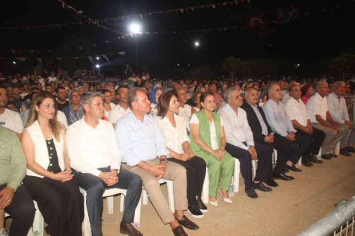 Aydıncık Yaza Veda Festivali Gerçekleşti