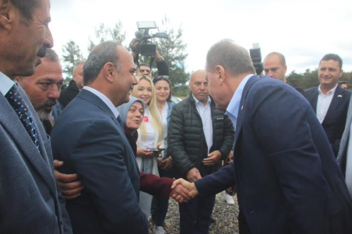 Vahap Seçer Gülnar'da Temaslarda Bulundu
