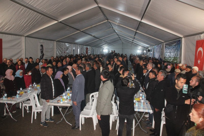 Vahap Seçer Gülnar'da Temaslarda Bulundu