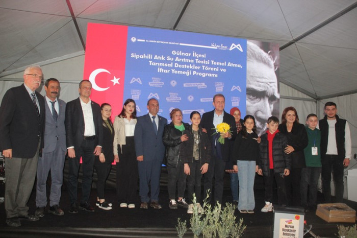 Vahap Seçer Gülnar'da Temaslarda Bulundu