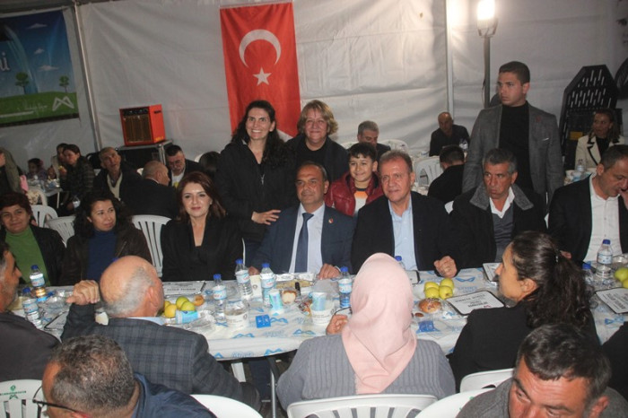 Vahap Seçer Gülnar'da Temaslarda Bulundu