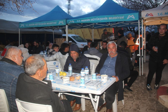 Dede Mahalle Sakinleriyle İftarda Buluştu