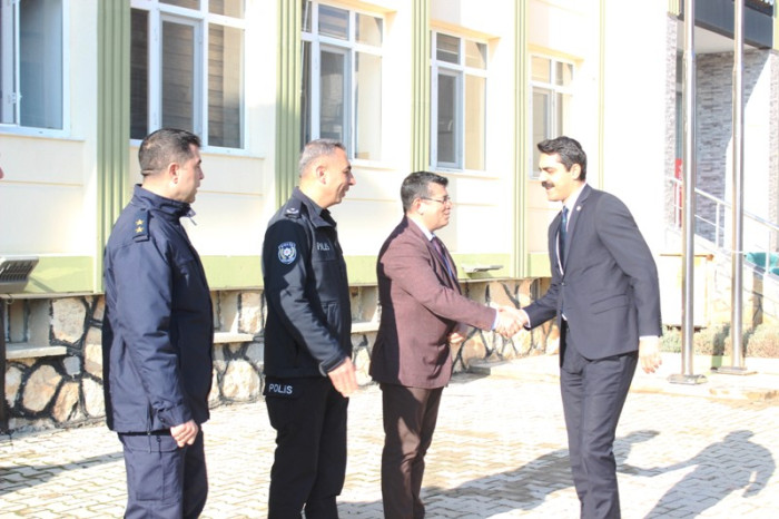 Kaymakam Yaktı,Orman Personellerine Başarı Belgesi Verdi