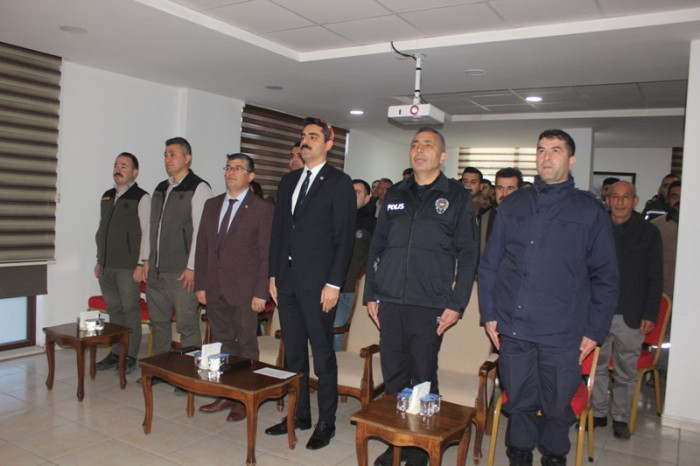 Kaymakam Yaktı,Orman Personellerine Başarı Belgesi Verdi