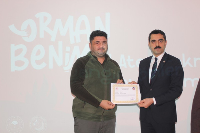 Kaymakam Yaktı,Orman Personellerine Başarı Belgesi Verdi