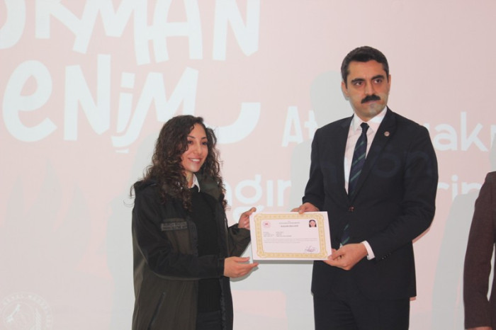Kaymakam Yaktı,Orman Personellerine Başarı Belgesi Verdi