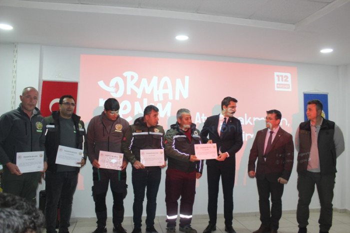 Kaymakam Yaktı,Orman Personellerine Başarı Belgesi Verdi