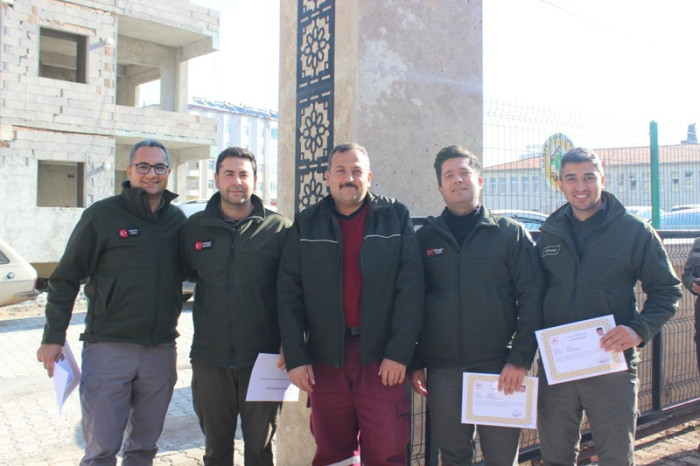Kaymakam Yaktı,Orman Personellerine Başarı Belgesi Verdi