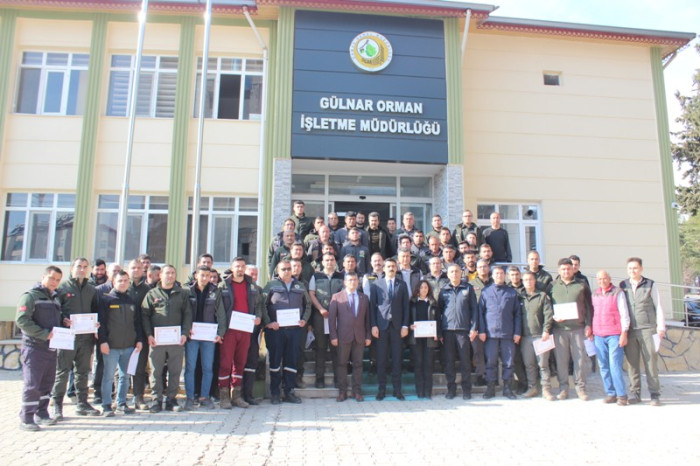 Kaymakam Yaktı,Orman Personellerine Başarı Belgesi Verdi