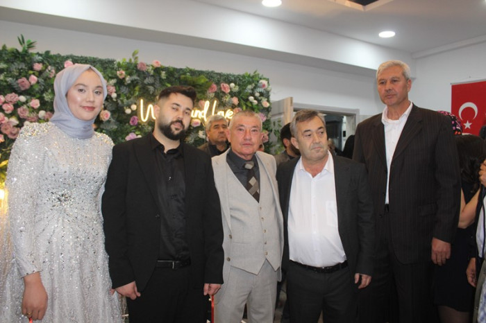 Sena &Mehmet Çiftine Mutluluklar Dileriz