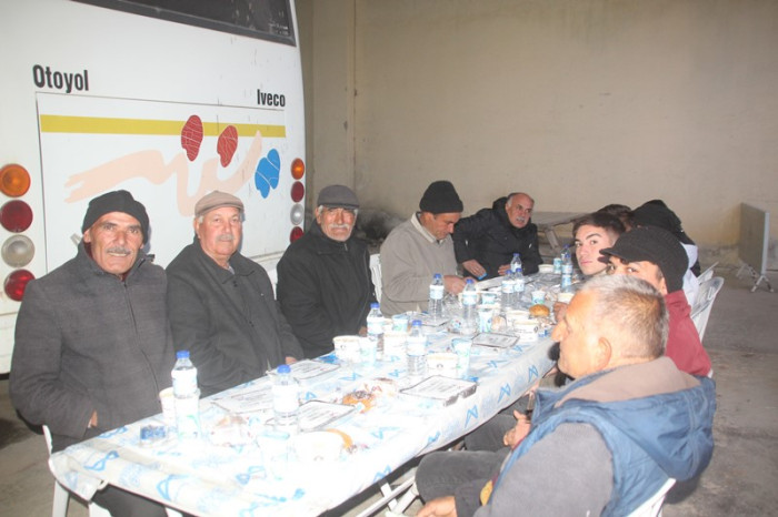 Başkan Adayı Dede Köseçoban Halkıyla İftar Yemeği Verdi