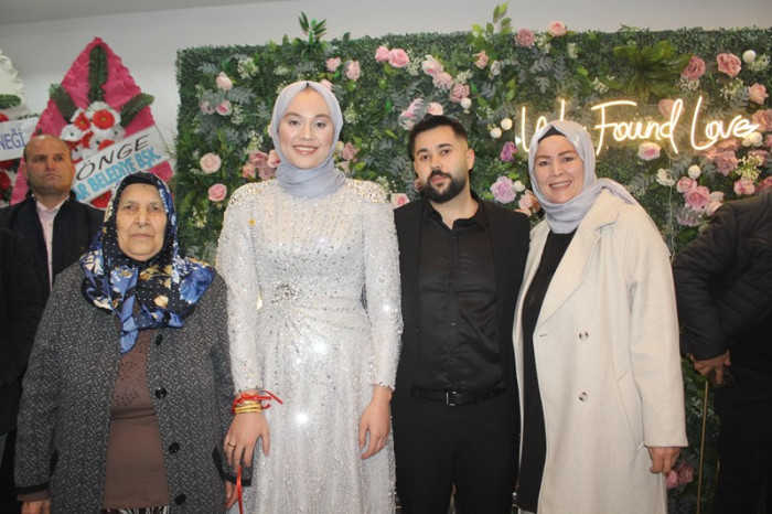 Sena &Mehmet Çiftine Mutluluklar Dileriz