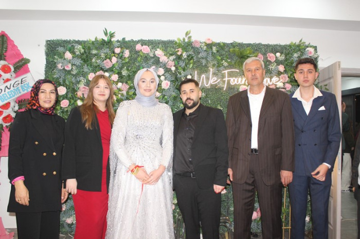 Sena &Mehmet Çiftine Mutluluklar Dileriz