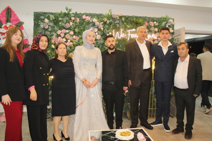 Sena &Mehmet Çiftine Mutluluklar Dileriz