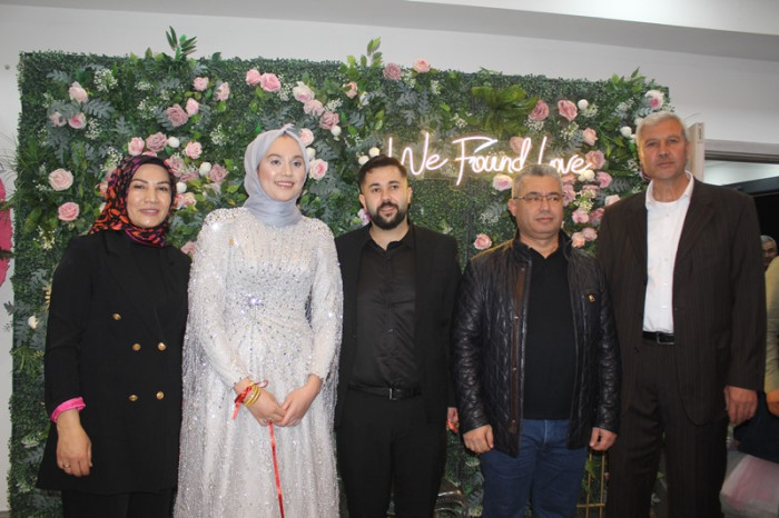 Sena &Mehmet Çiftine Mutluluklar Dileriz