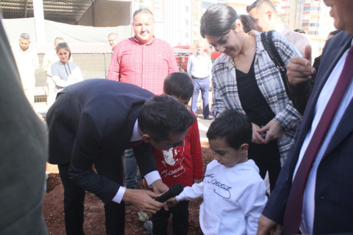 100.Yıla Özel 100 Çınar Fidanı Dikildi
