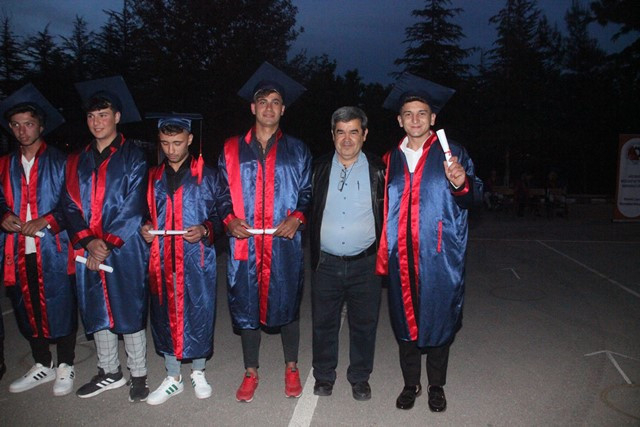 Gülnar Mesleki Teknik ve Anadolu Lisesinden 40 Öğrenci mezun oldu.