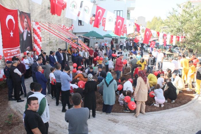 100.Yıla Özel 100 Çınar Fidanı Dikildi