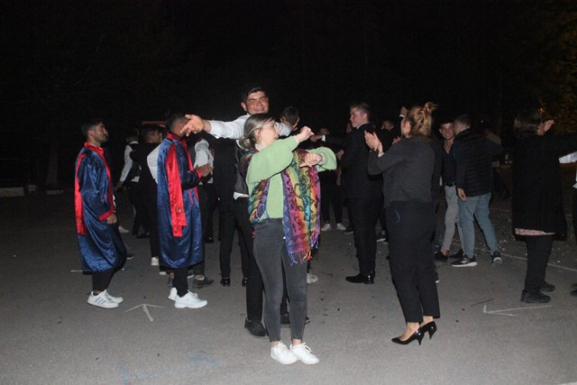 Gülnar Mesleki Teknik ve Anadolu Lisesinden 40 Öğrenci mezun oldu.