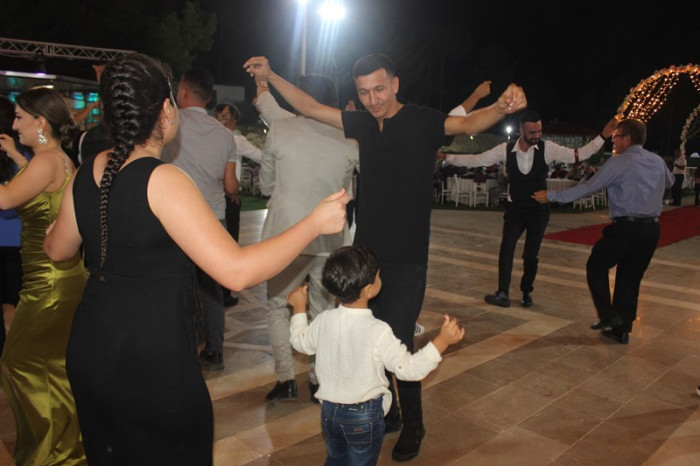 Yılmaz Ailesine Mutluluklar Dileriz